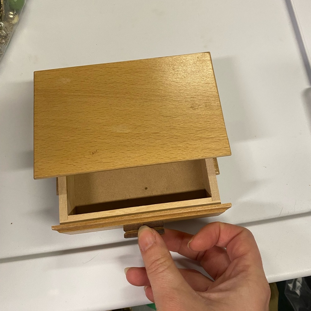 Secret puzzle box! - Picture 2 of 5